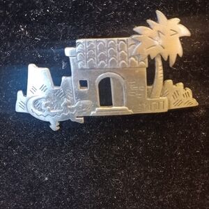 JJ Southwestern House Brooch